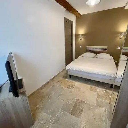 Apartment Deux Pieces Dans Le Vieil Safranier Antibes